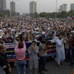Onda di manifestanti in piazza ad Islamabad, capitale del Pakistan