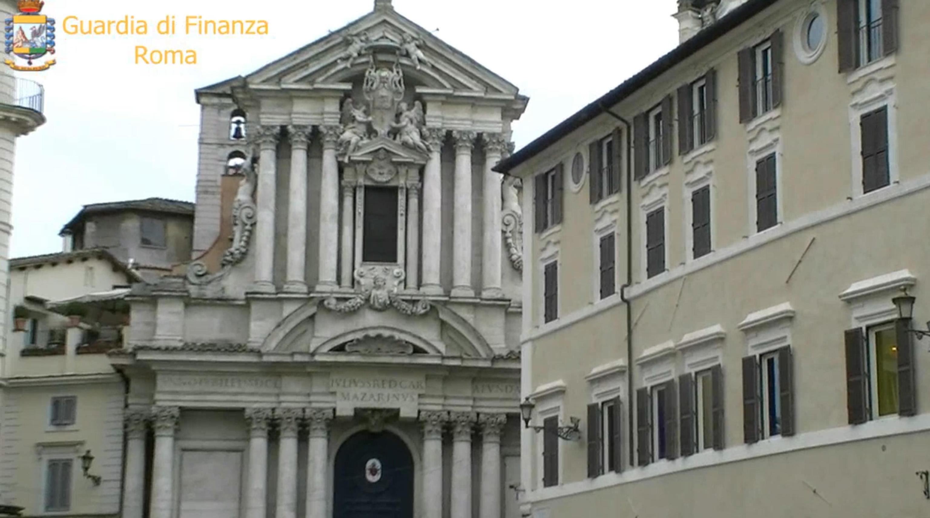 L’intero patrimonio di Ernesto Diotallevi è stato confiscato dalla Guardia di Finanza a Roma. A destra uno degli appartamenti sequestrati
