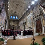 Il summit sulla protezione dei minori voluto da Papa Francesco inizia con un suggestivo momento di preghiera nella Cappella Sistina