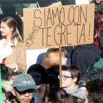 La protesta arriva anche in Italia, a Milano, dove gli studenti hanno espresso vicinanza agli ideali di Greta