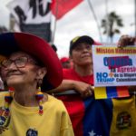 Un corteo intergenerazionale: giovanissimi e anziani dicono basta alle ingerenze straniere in Venezuela Un corteo intergenerazionale: giovanissimi e anziani dicono basta alle ingerenze straniere in Venezuela
