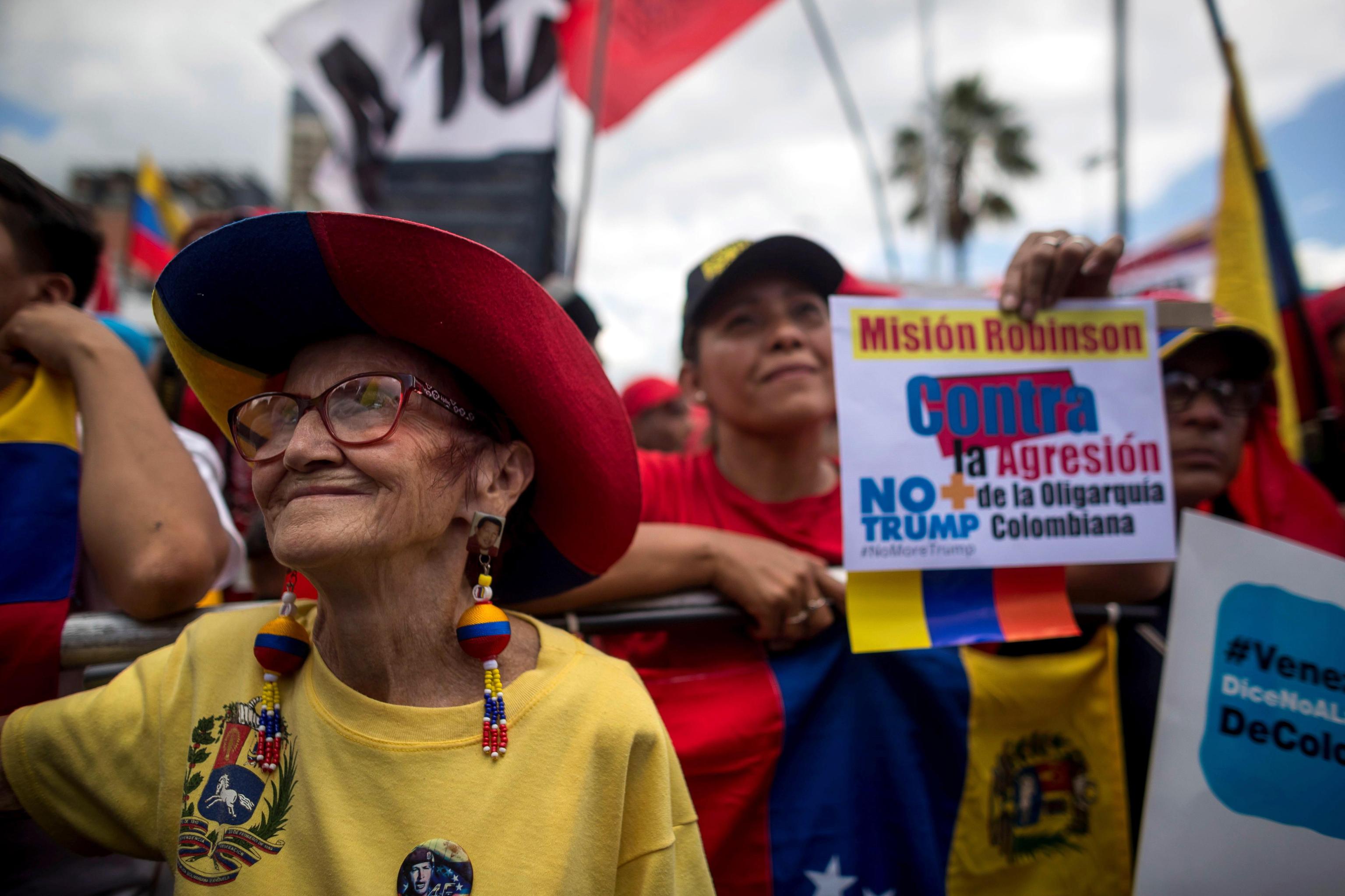 Un corteo intergenerazionale: giovanissimi e anziani dicono basta alle ingerenze straniere in Venezuela Un corteo intergenerazionale: giovanissimi e anziani dicono basta alle ingerenze straniere in Venezuela