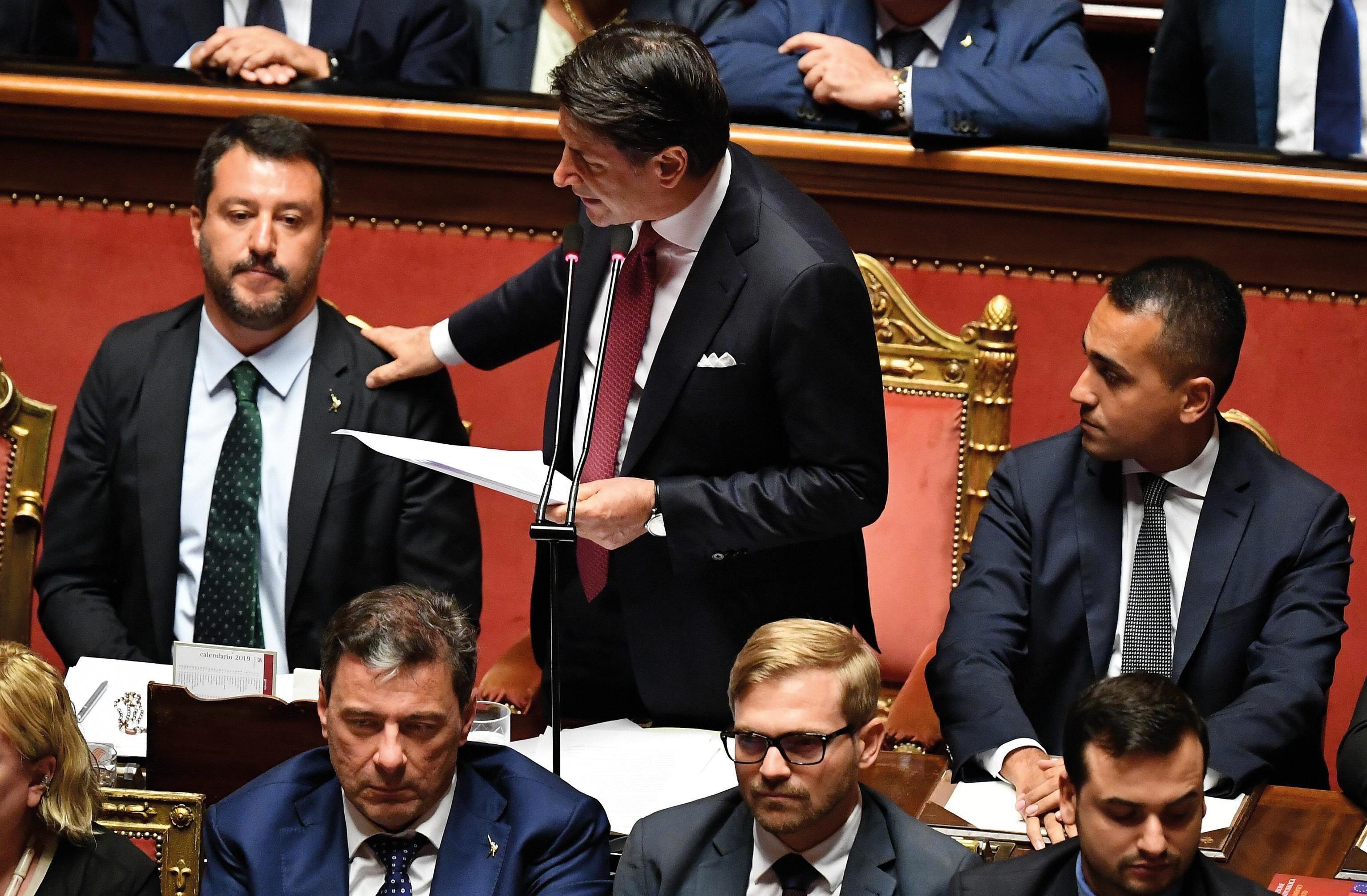 Conte contro Salvini, 20 agosto: il discorso del presidente del Consiglio contro l'allora vicepremier Matteo Salvini apre la crisi di governo in Italia, che porterà alla formazione di una nuova maggioranza tra M5S e Pd