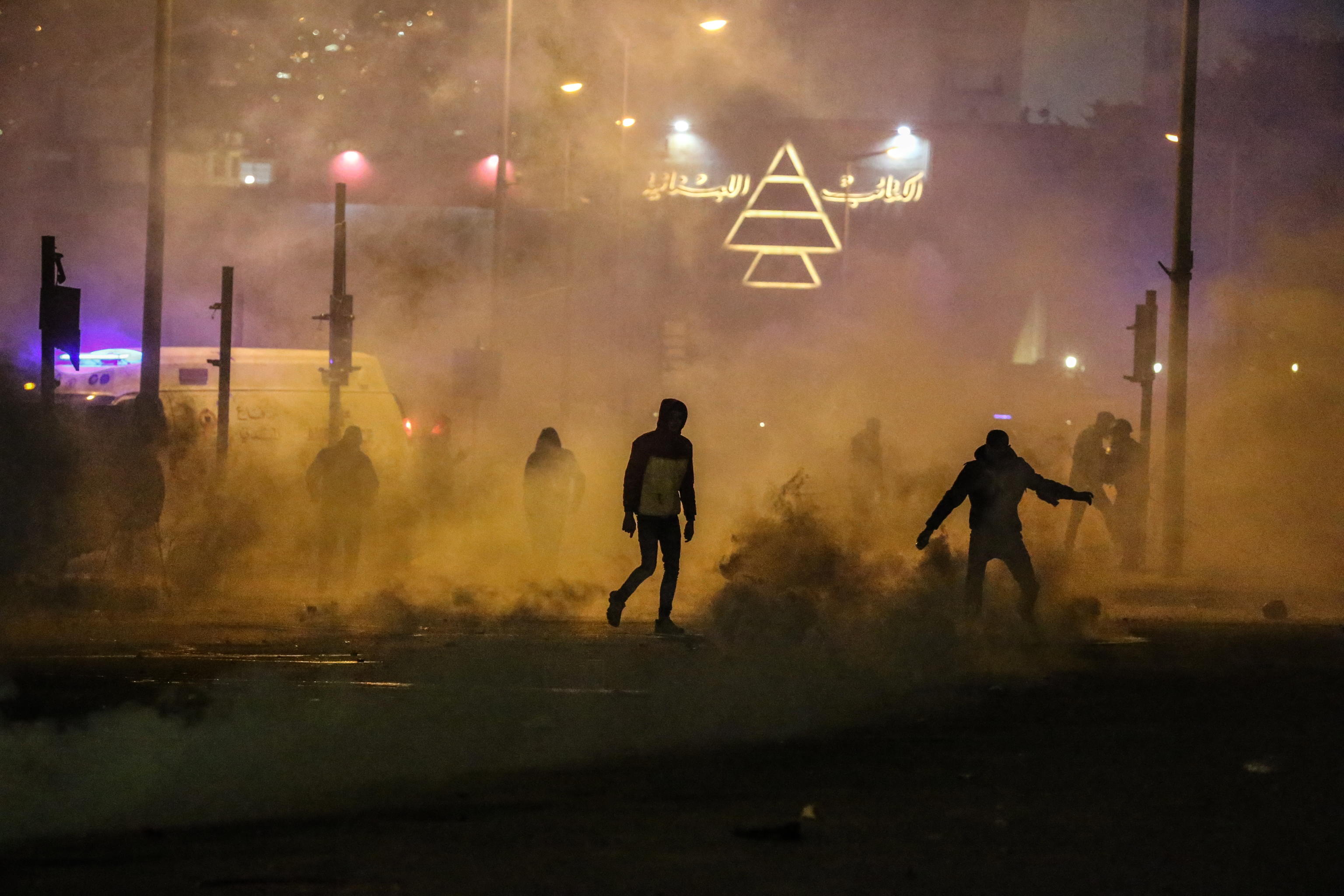 Lo scontro fra polizia e manifestanti