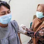 Continuano le vaccinazioni in Indonesia, uno dei paesi asiatici più colpiti dal SARS-CoV-2