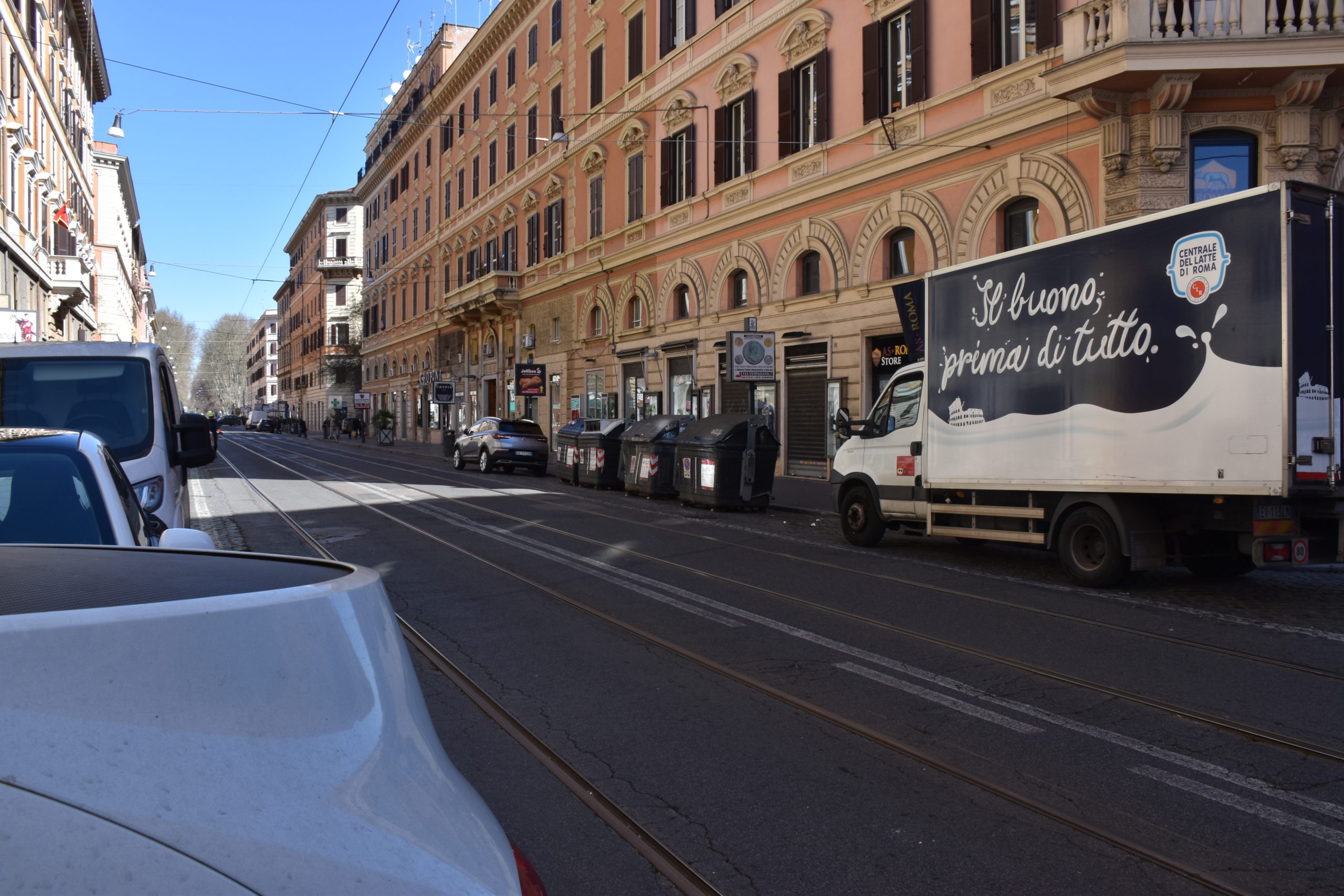 Una Via Ottaviano semideserta